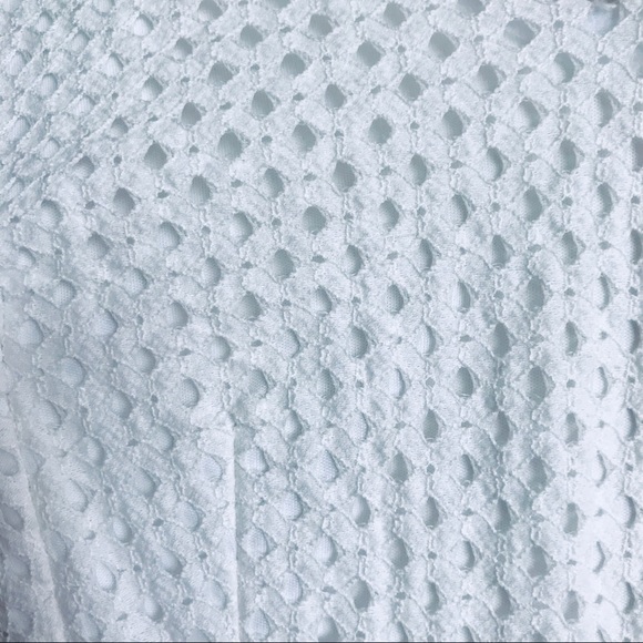 City Triangles Ivory Lace V-Neck Sleeveless Zip Lined Romper Shorts w Pleats 7 - Picture 6 of 16